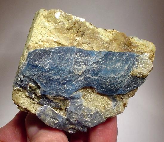 アフガン石 (Afghanite) - Rock Identifier