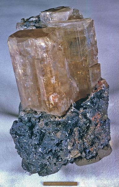 Phosgenite (Phosgenite)
