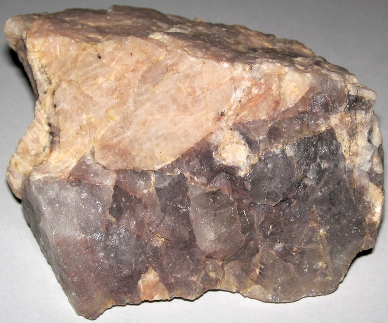 偉晶岩 (Pegmatite)