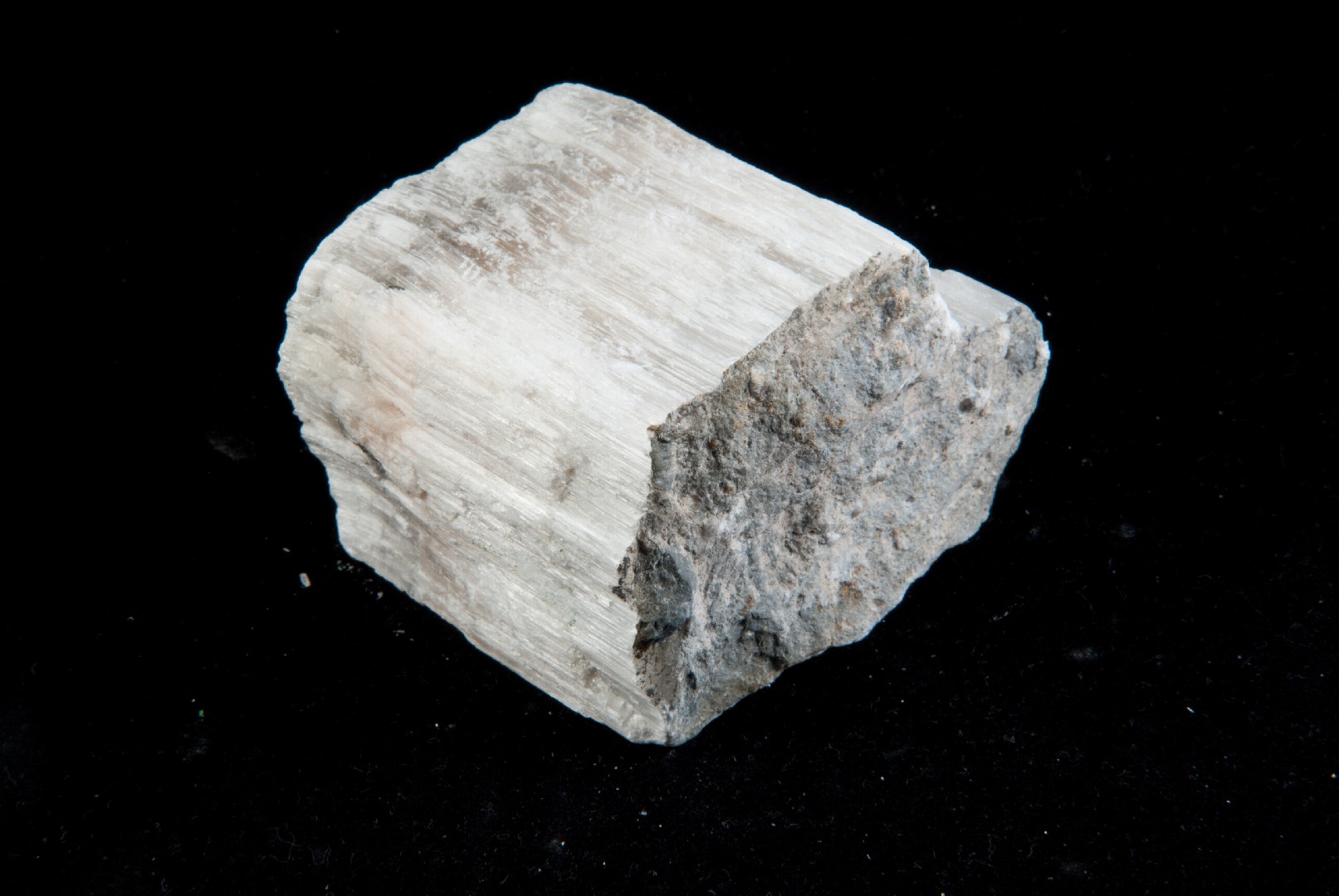 石膏 (Gypsum)