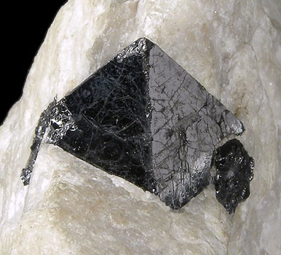 鋅鐵尖晶石 (Franklinite)
