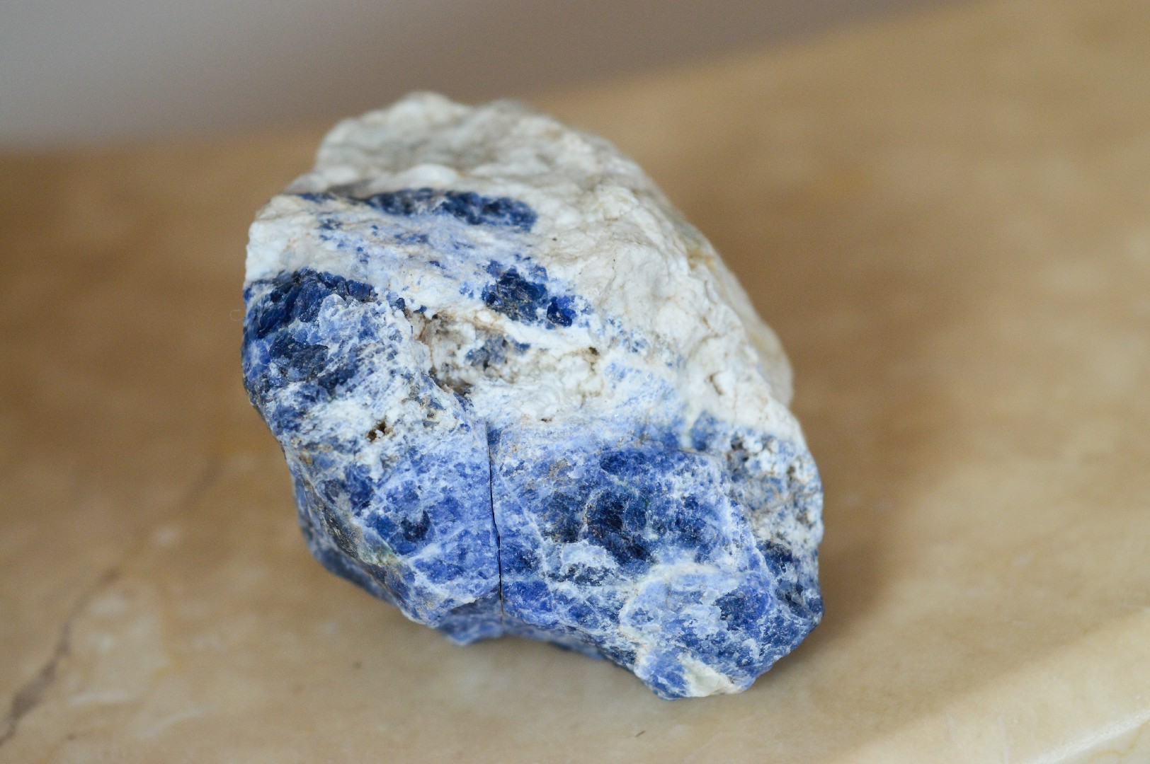 Sodalite How to identify it? - Rock Identify